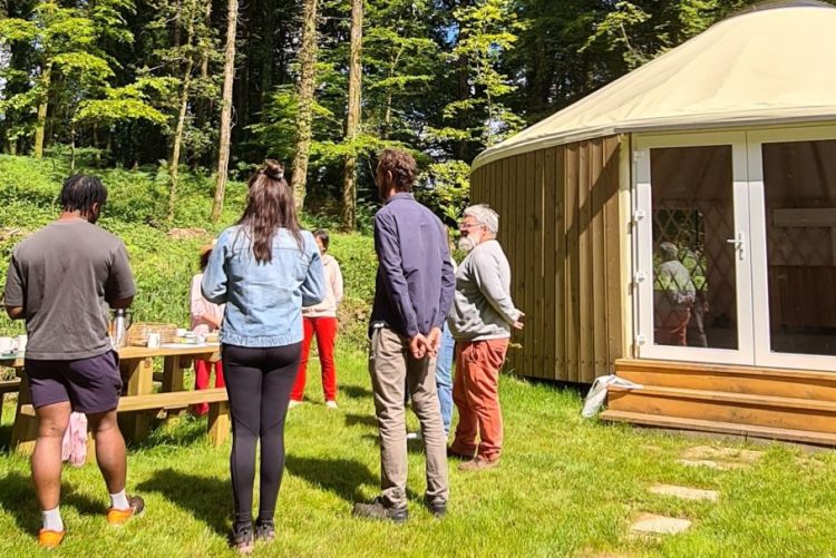 Séminaire au vert en pleine nature en Bretagne au domaine Forêt Totem